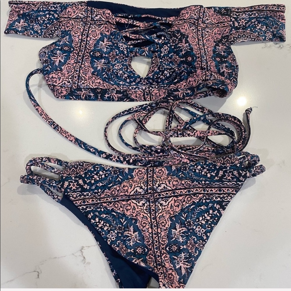 Frankies Bikinis - M Shiloh Top and S Kaia bottom